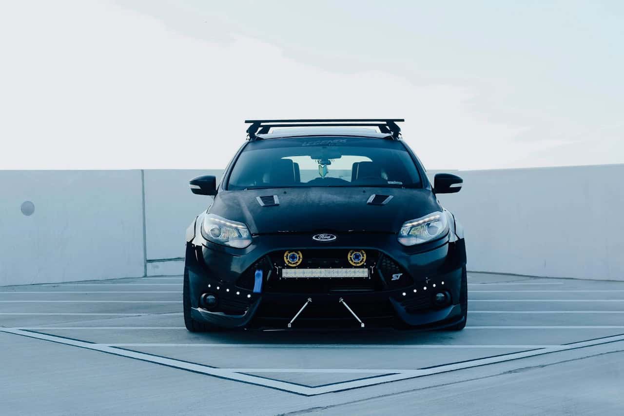 Quel poids sur barre de toit : limites et conseils sécurité